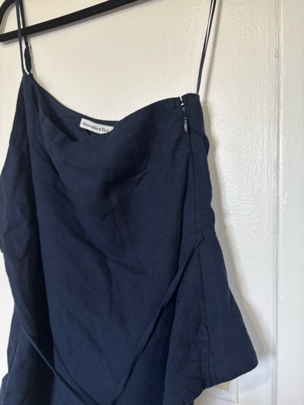 Abercrombie & Fitch One-Shoulder Asymmetrical Linen-Blend Top - Picture 6 of 9